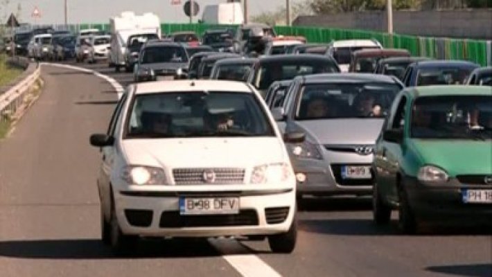 AGLOMERAŢIE pe Autostrada Soarelui. COADĂ de doi kilometri la punctul de taxare de la Feteşti